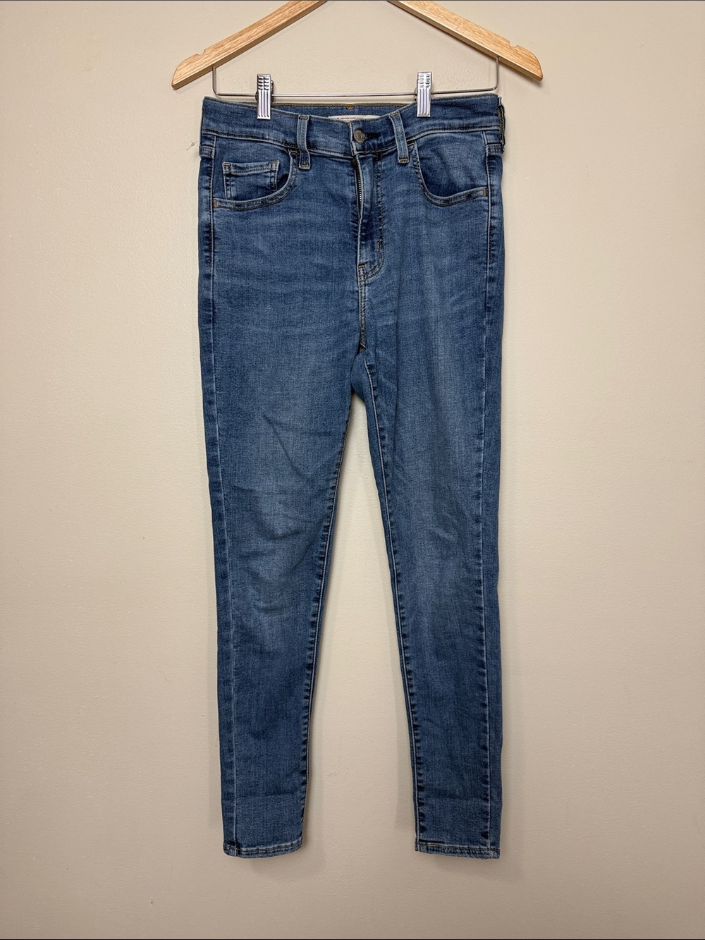 Levi’s  High-Rise Super Skinny Jeans size 28